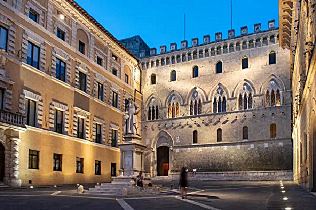 4-la-sede-del-monte-dei-paschi-di-siena-la-banca-piu-antica-del-mondo.jpg